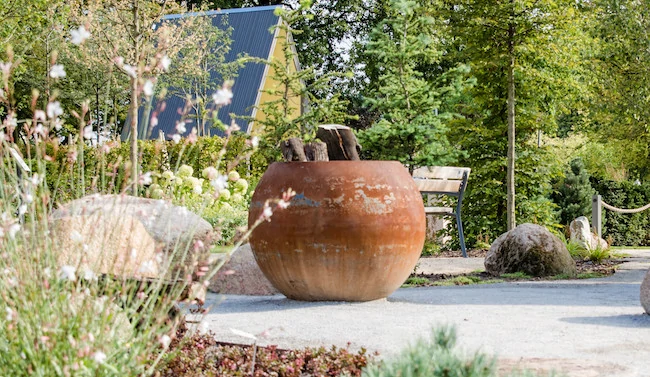 Feuerschale als Feuerkugel aus Stahl